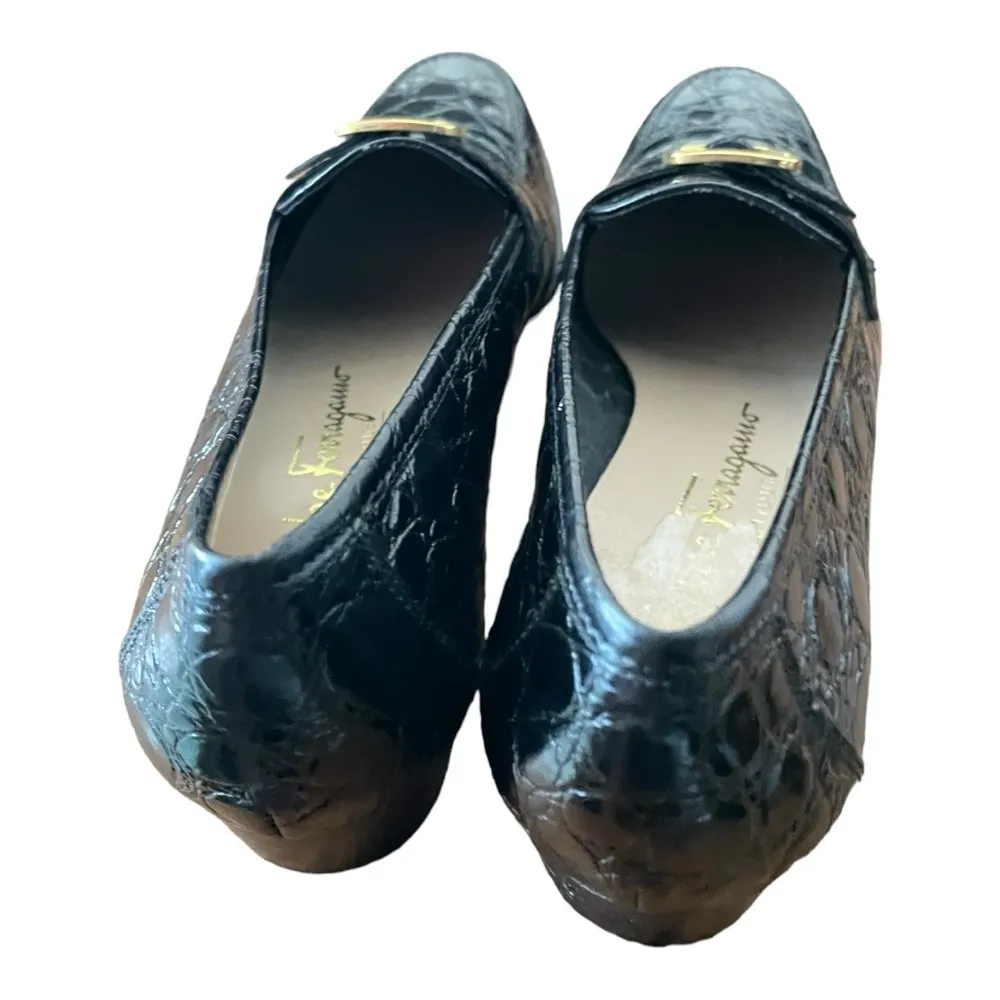 Salvatore Ferragamo Croc Embossed Leather Loafer in Black with Gold Size 6 - Image 5