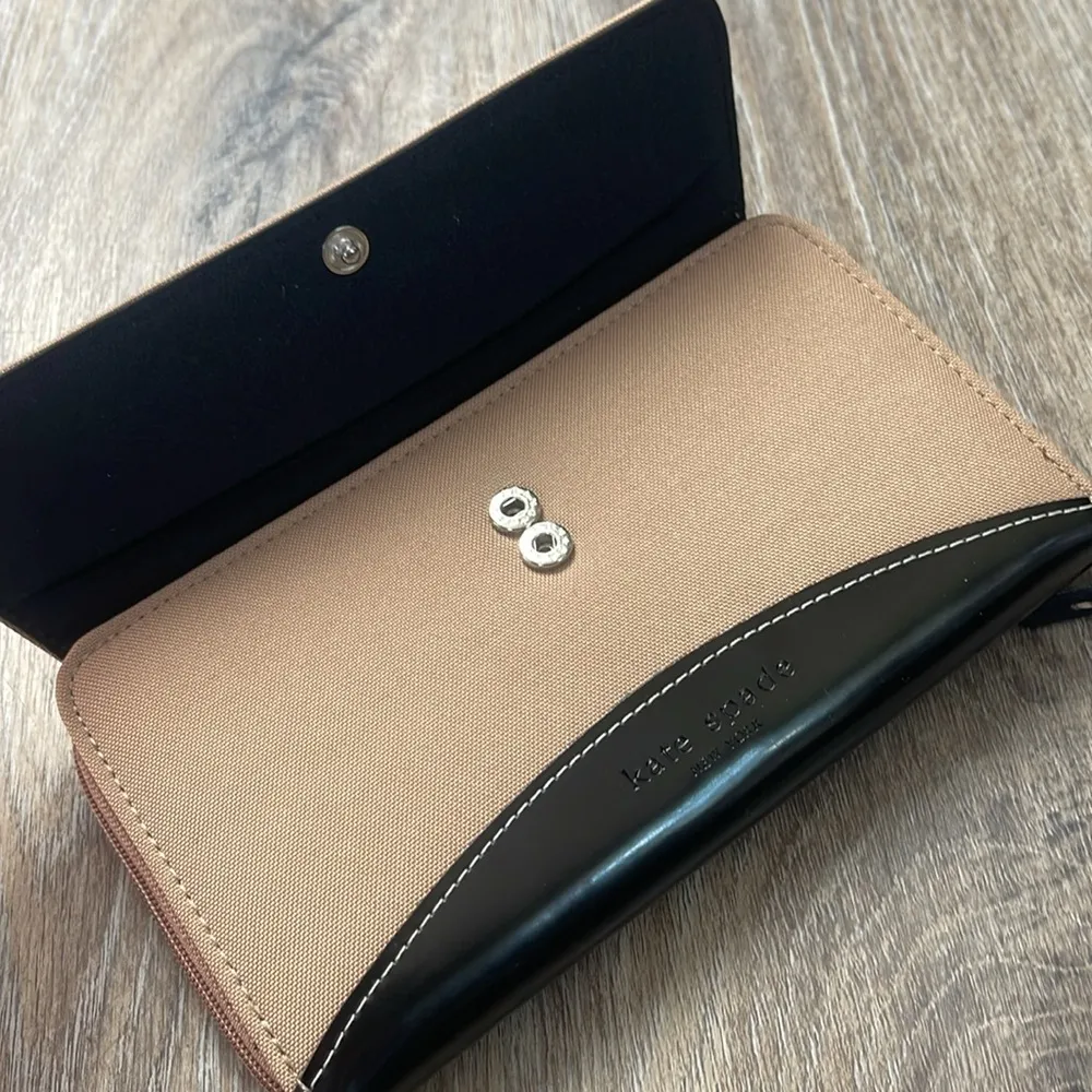 Kate Spade Tan and Black Wallet - Image 13
