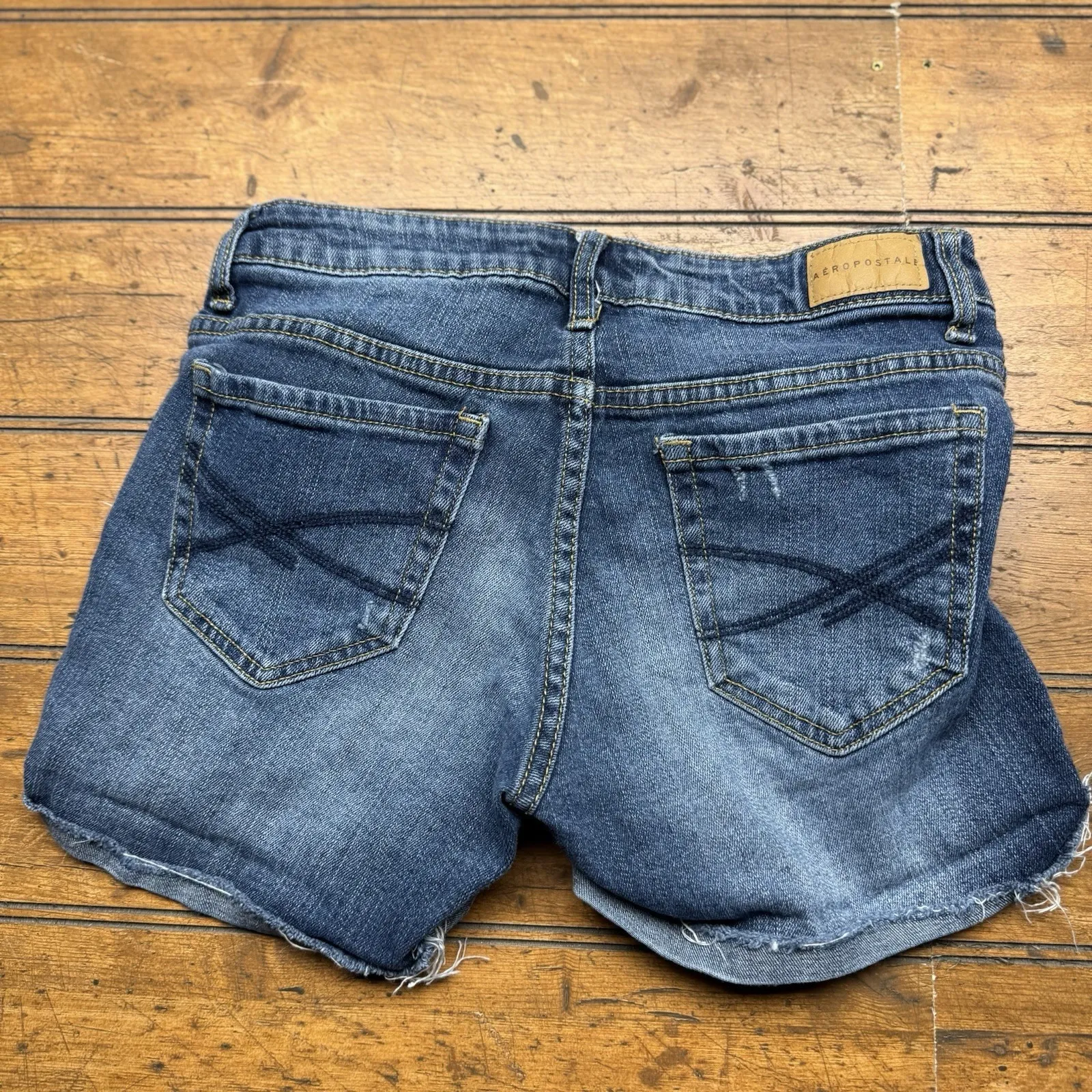 Aeropostale Cutoff Midi Jean‎ Shorts Women's Size 00  Stretch Denim Blue - Image 2