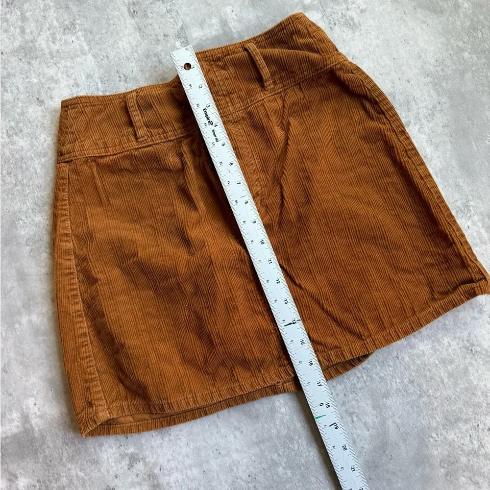 Brown corduroy miniskirt y2k preppy casual academia wear Size 8 - Image 4