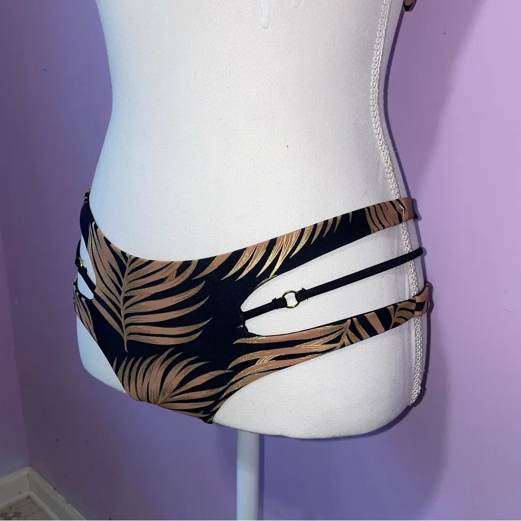 Beach Bunny Reversible Bikini Set Women L Swimwear Cut Out Halter Tropical Leaf - Image 3