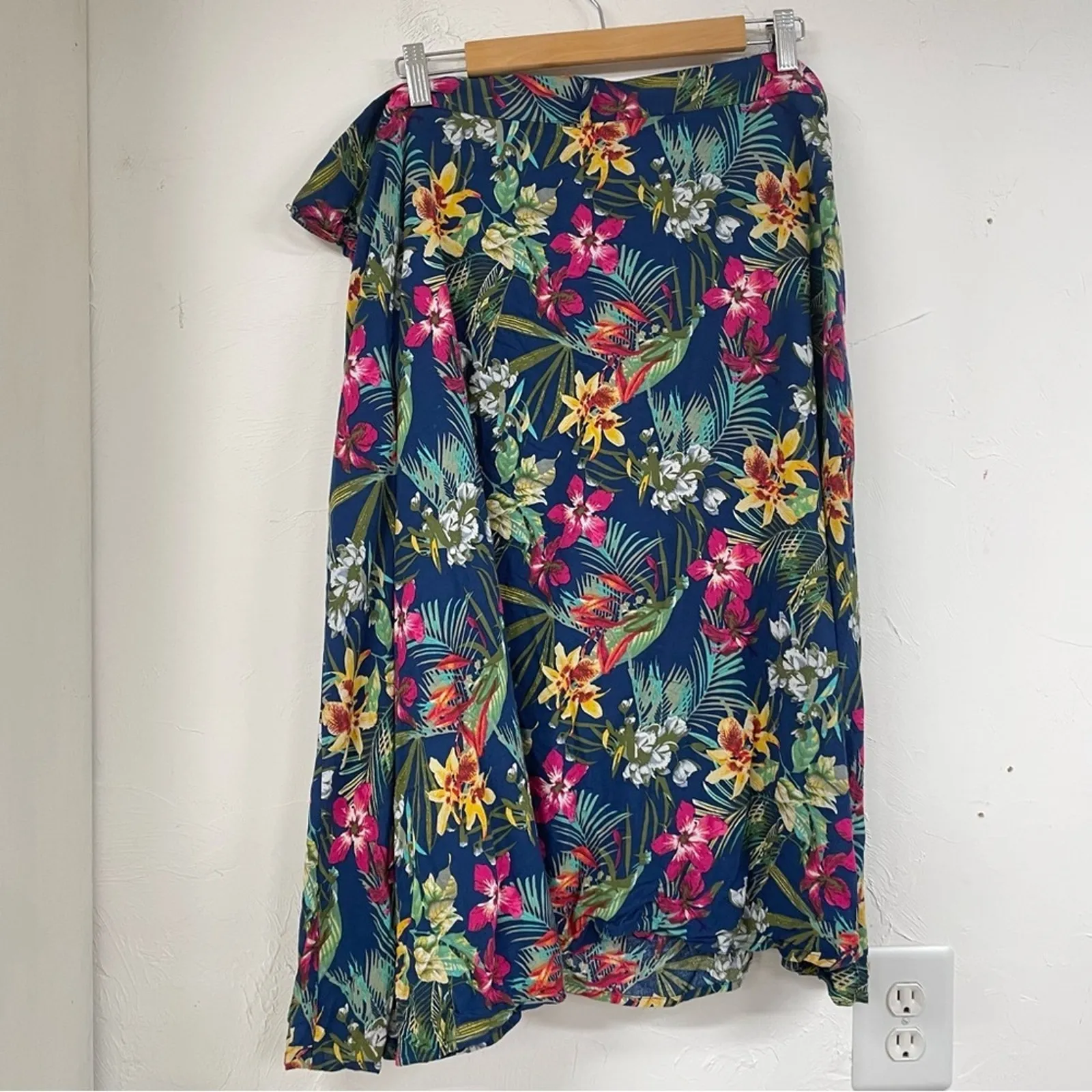 ModCloth Blue Tropical Floral Wrap Style Midi Skirt Womens 3X Bright Beachy - Image 6