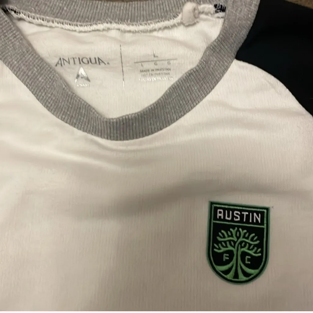 Austin FC Antigua Soccer Long Sleeve Gray White & Black Crewneck Top, Size M/L Size M - Image 3