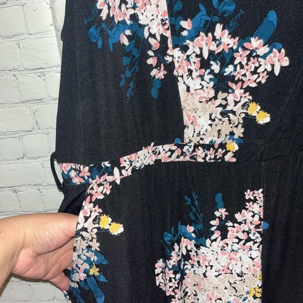 ✨Maurices Black Floral Wide Leg Jumpsuit Smocked Bodice Sleeveless  Plus Sz 2 2x - Image 3