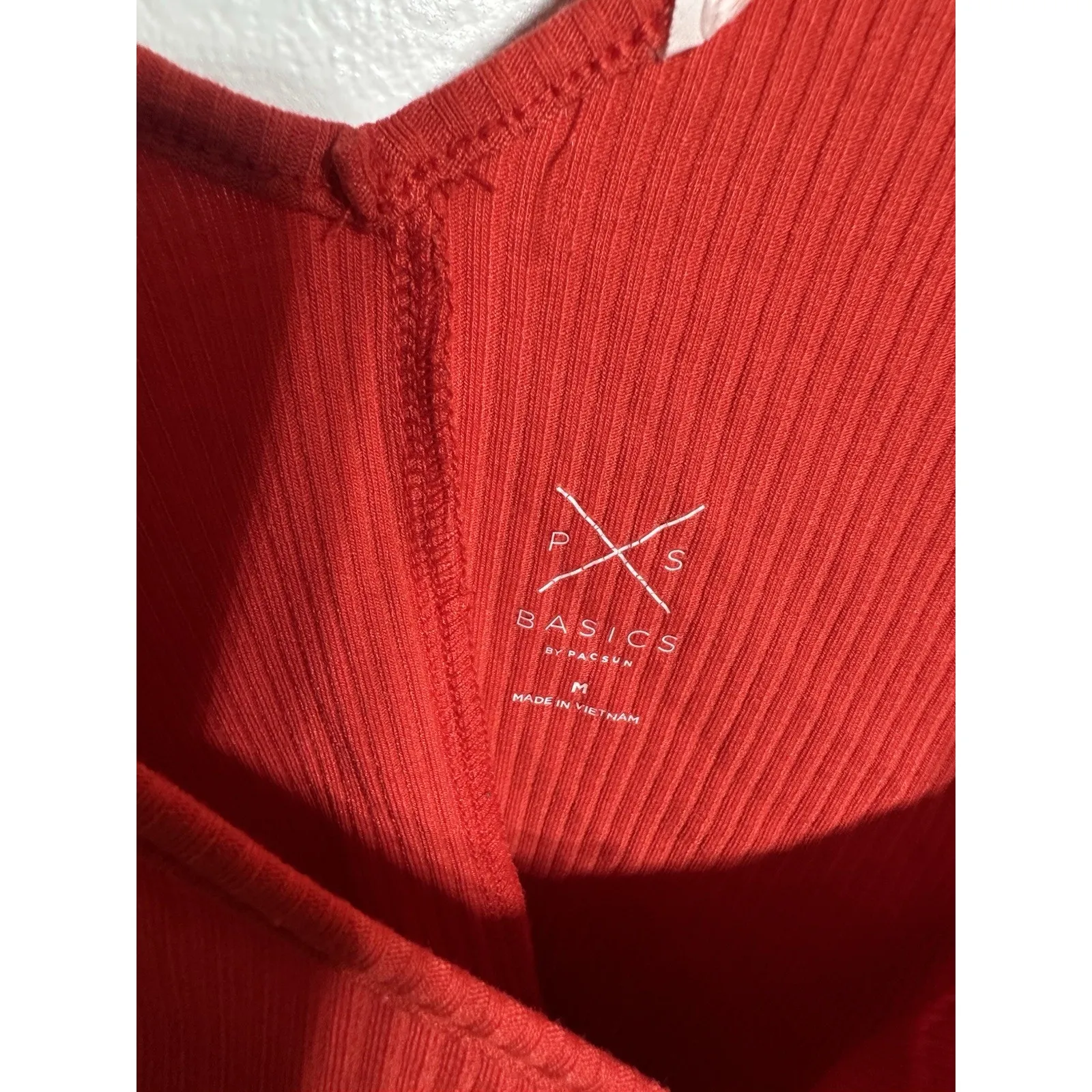 PacSun Ribbed Crop Top Red Long Sleeve Deep V Back & Front W/ Ruched Size Medium - Image 4