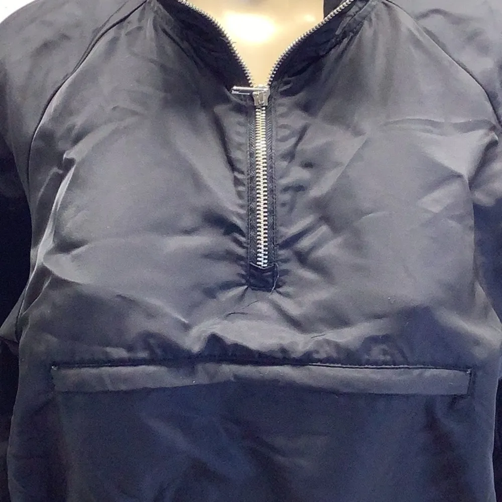 Forever 21 Size Small Black Crop Jacket. Preloved - Image 2