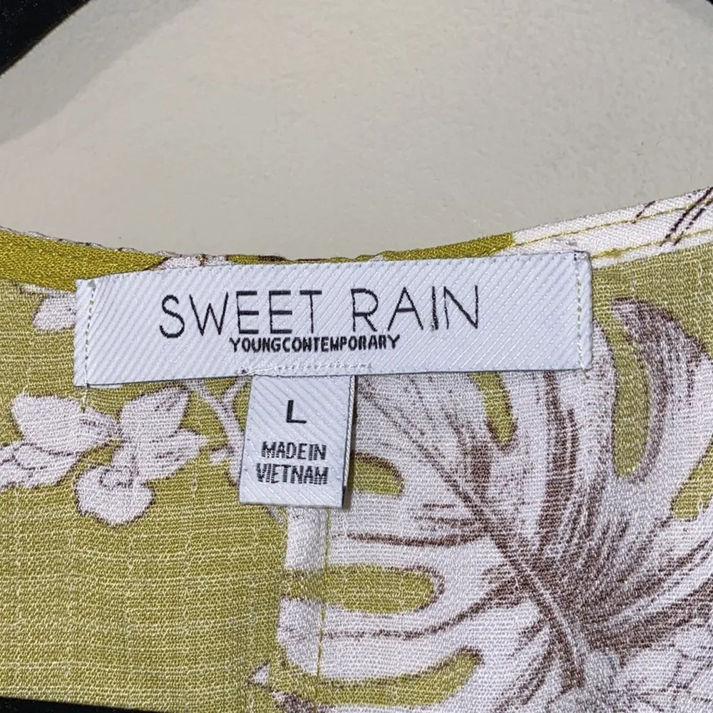 Sweet Rain large oversized floral v neck green blouse with bow tie bottom - Image 6