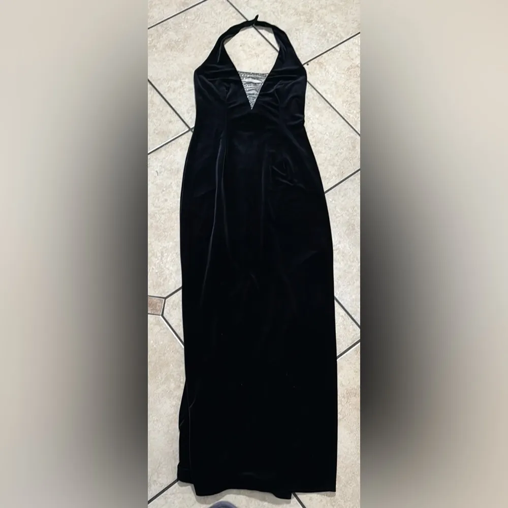 Betsy & Adam Elegant Black Halter Dress - Image 6