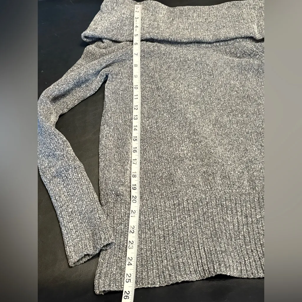 White House Black Market - NWT off-the-shoulder chenille sweater. Size Small - Image 11