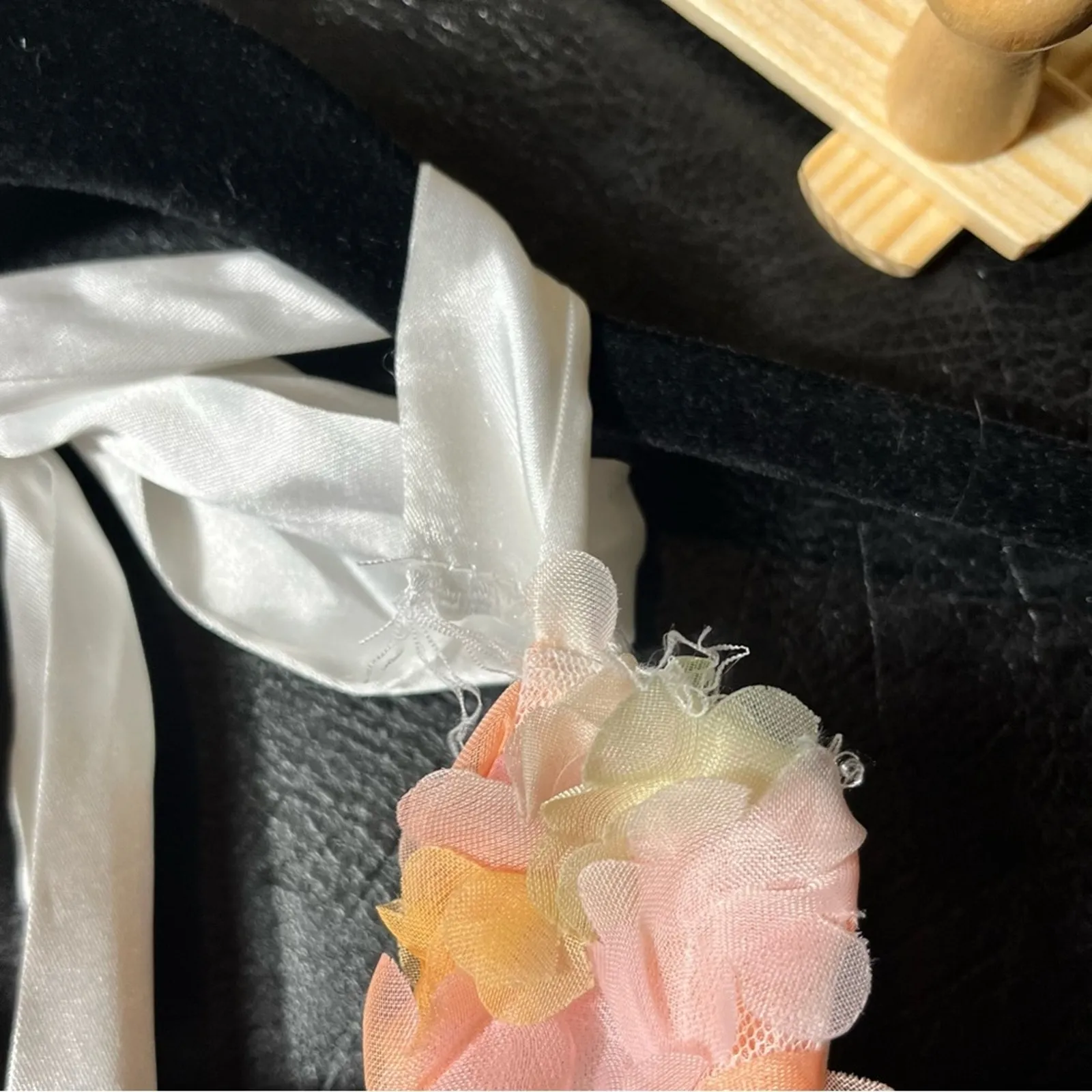 Cloud Ten Rainbow Flower Crop Top Size‎ Small - Image 6