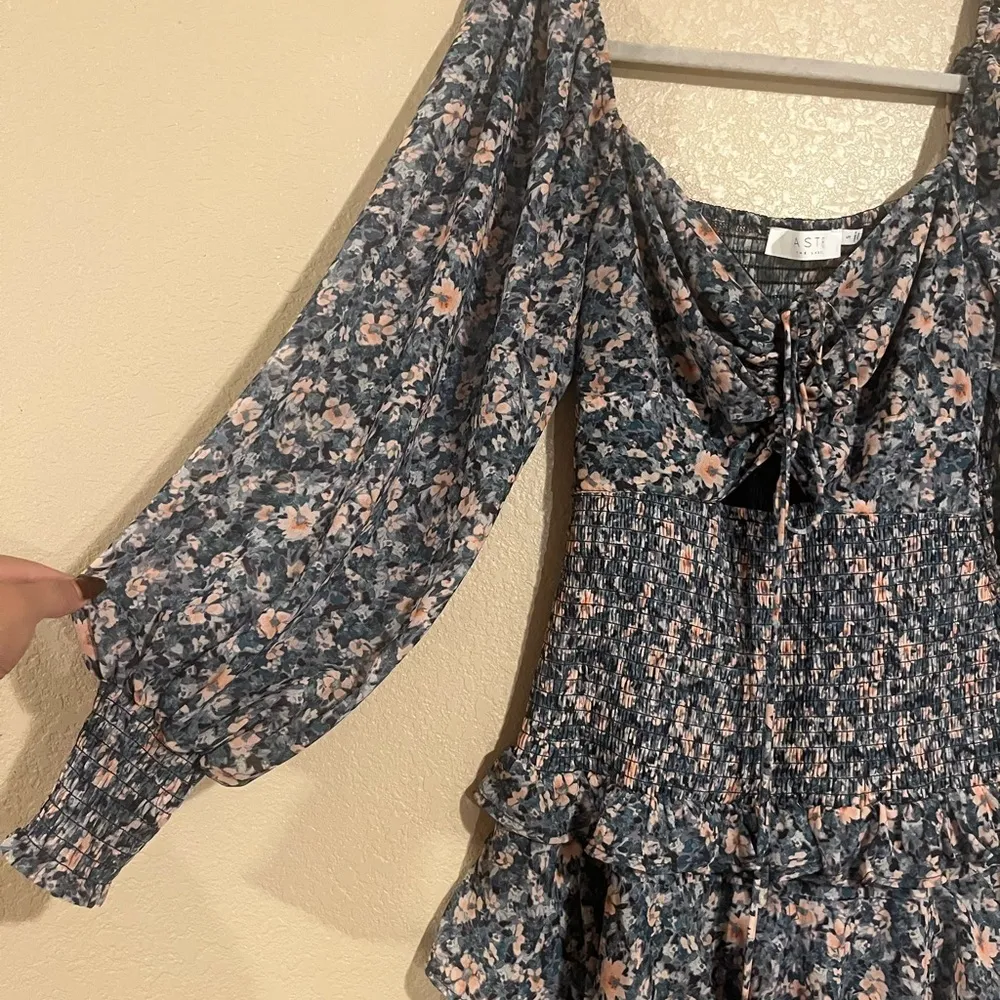 ASTAR THE LABLE  MA-RIETTA FLORAL CINCHED BUST CUTOUT MINI DRESS size S - Image 5