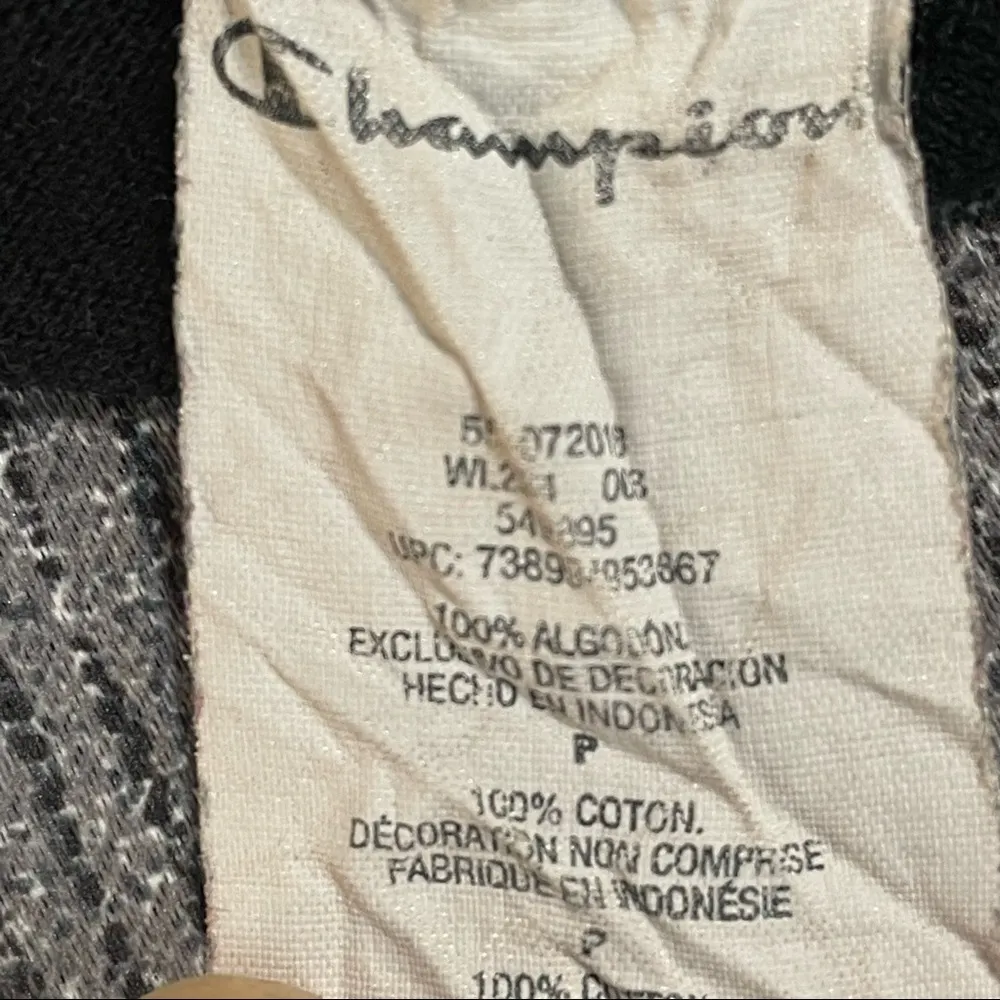 Champion Women’s Cropped Sweatshirt - Image 10