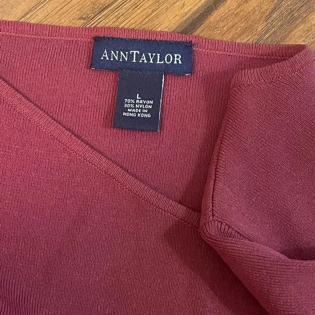 Ann Taylor Burgundy V-Neck Top sweater shirt woman’s large - Image 5