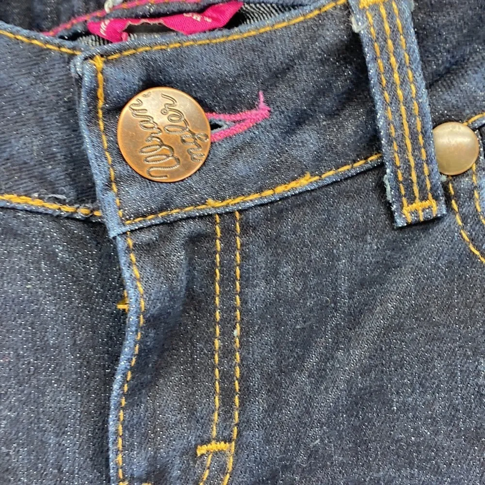 Wrangler premium patch brown leather patch bootcut dark wash western vaquero - Image 5