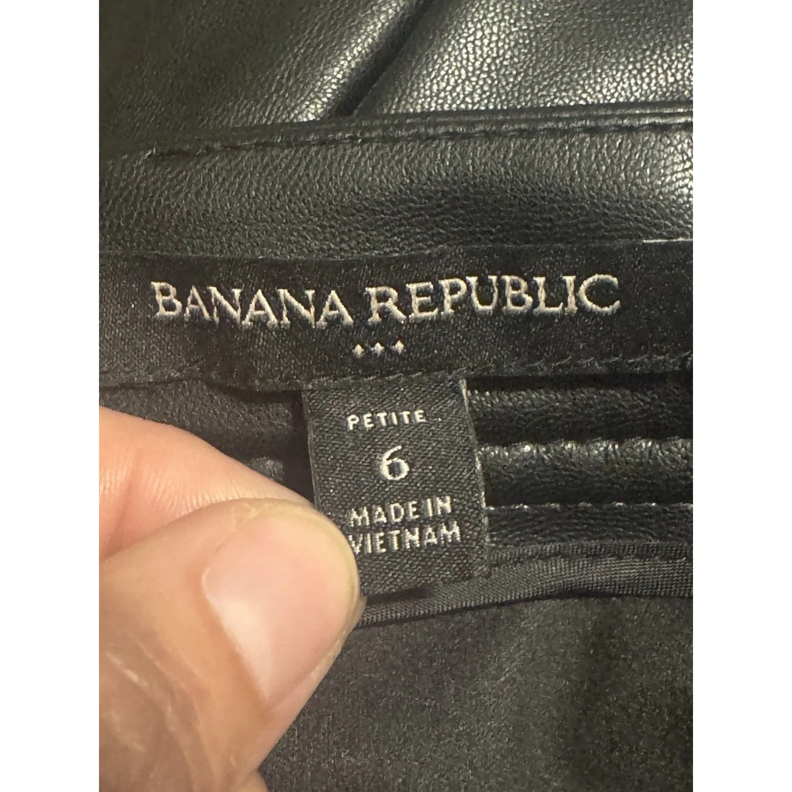 Banana Republic Women's Skirt Sz 6P Faux Leather Quiet Luxury Black Biker Edgy - Image 6
