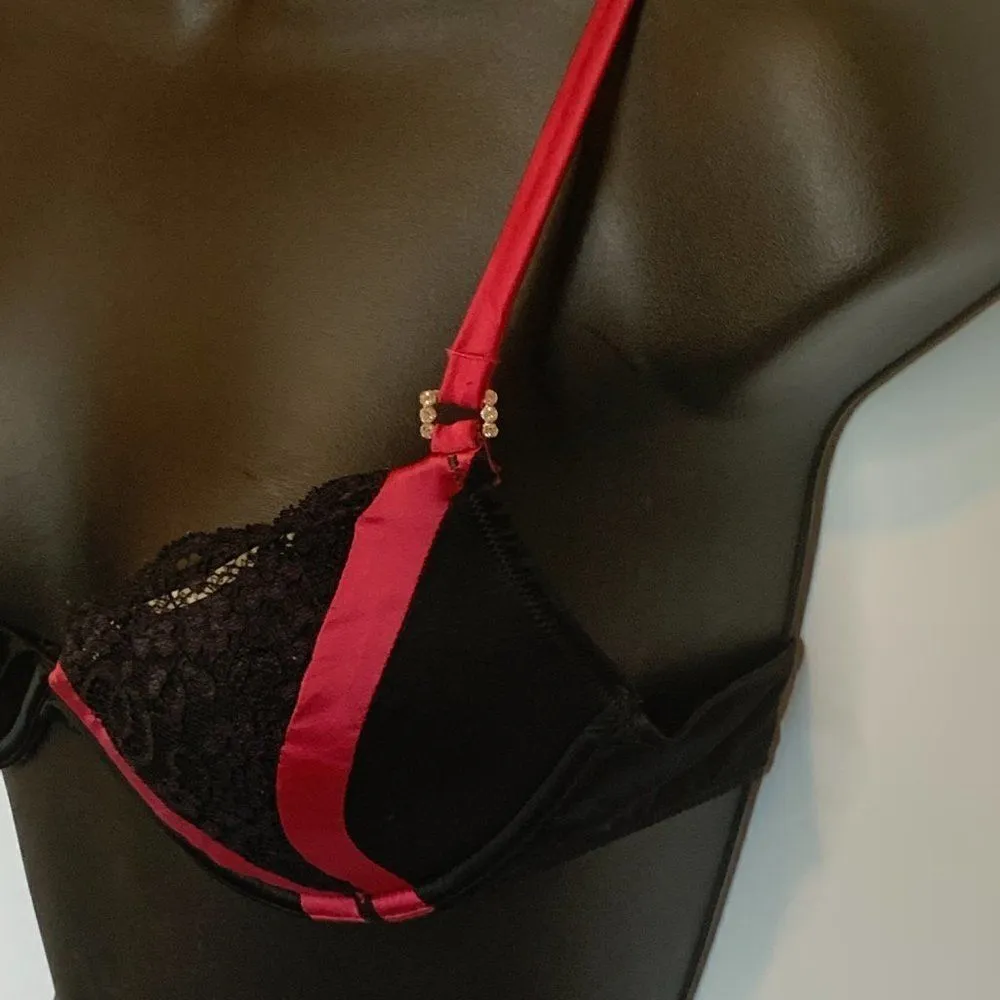 Pleasure State for Victoria's Secret Black and Pink Lace Bra - Image 2