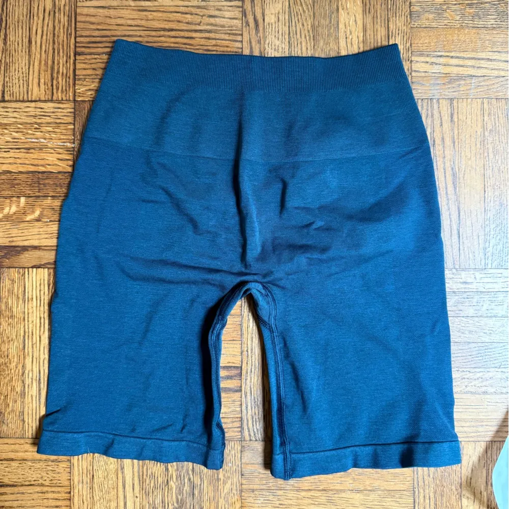 NWT Alphalete Midnight 6.5” Size Small Shorts - Image 2