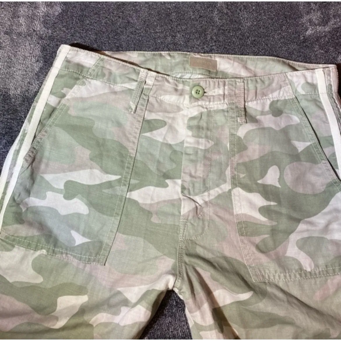 MOTHER The Shaker Chop‎ Crop Fray Wash Desert Print Camo Pant Size 30 Green - Image 4