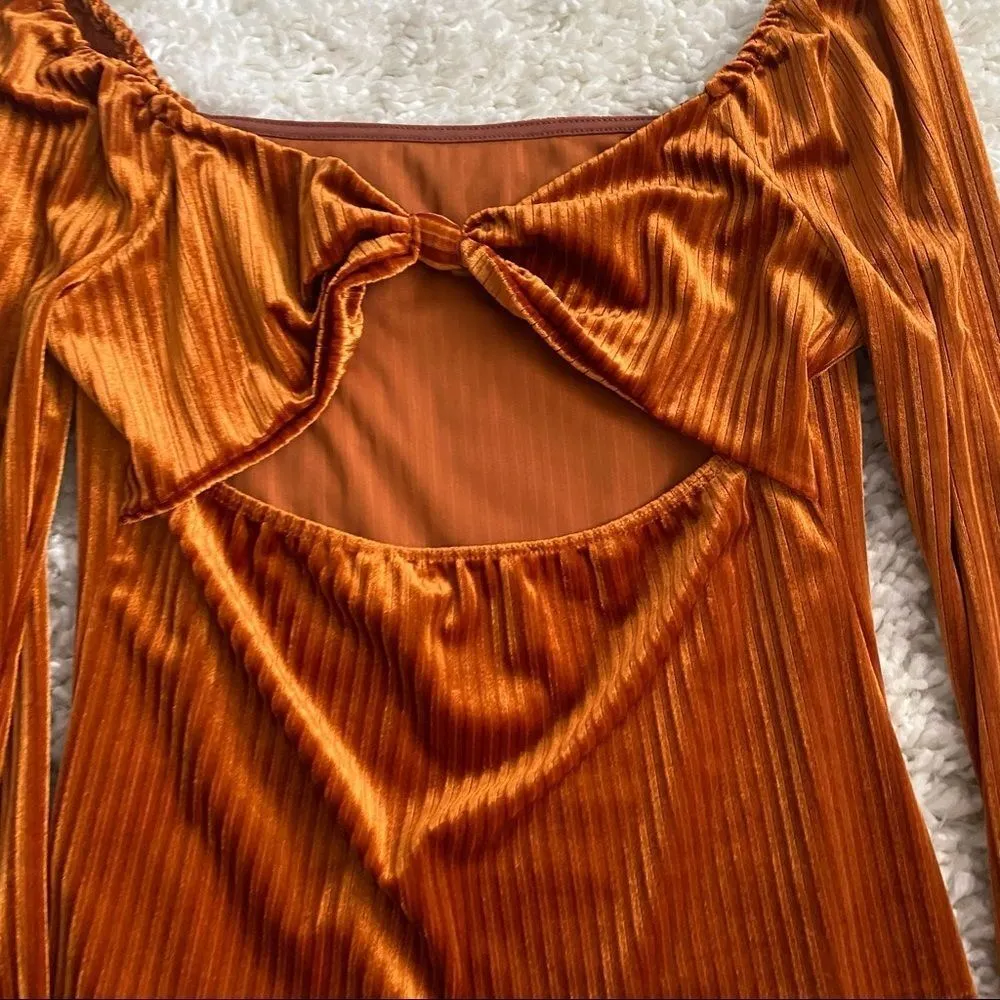 All In Favor Velvet Ribbed Open Back Top SZ M - Image 5