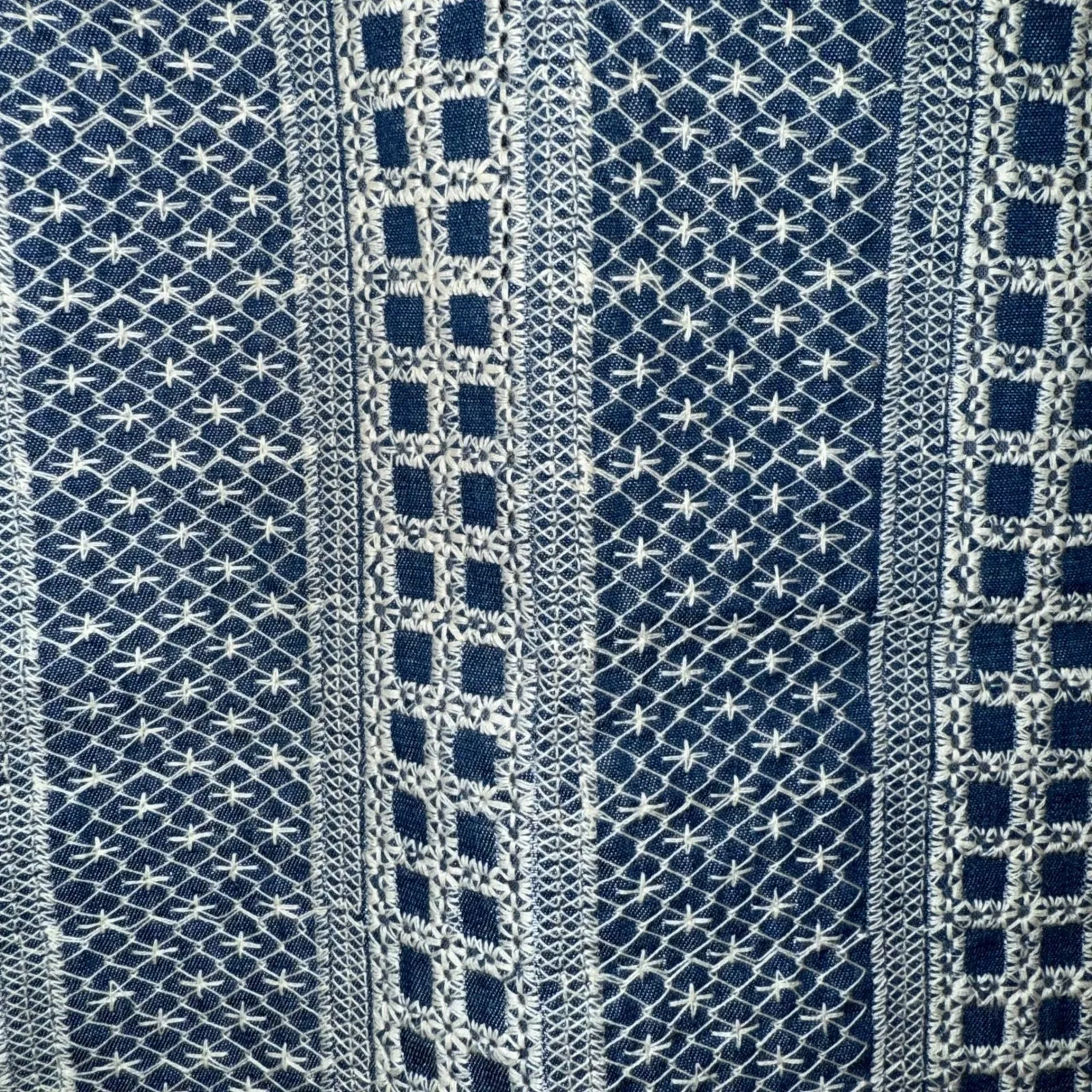 HAYDEN LOS ANGELES Embroidered Blue & White Chambray Mini‎ Skirt NWOT Size Small - Image 4