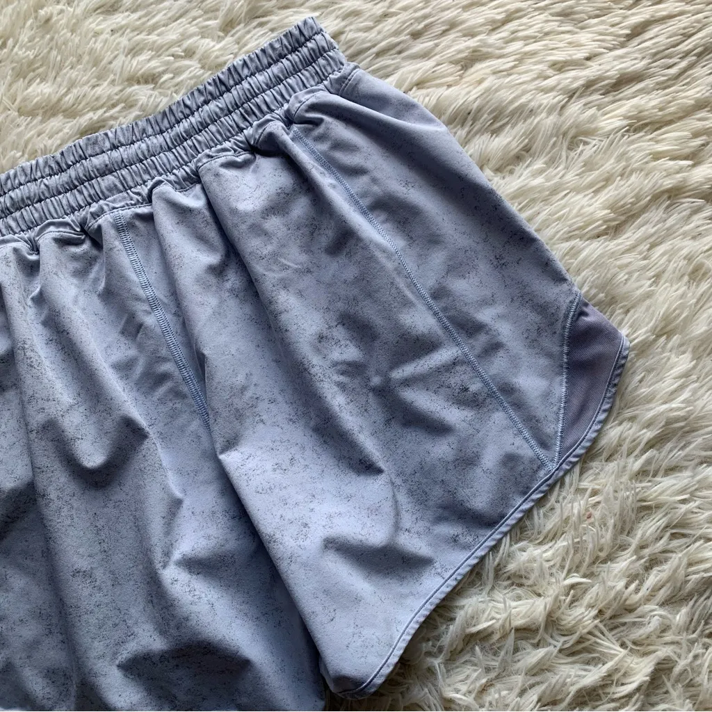 Lululemon Hotty Hot High-Rise Lined Short 4" - Image 6