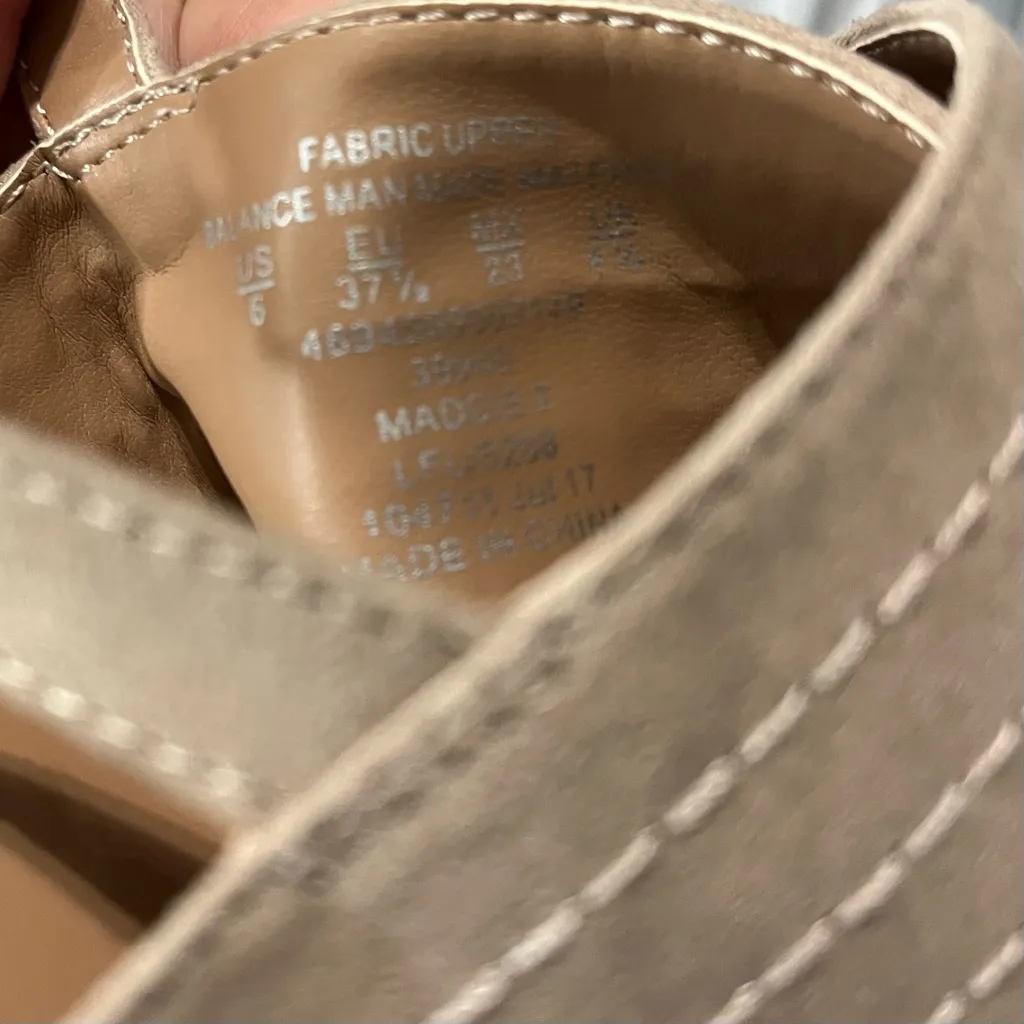 Attention Maddie2 Nude Cross Sandal Faux Suede Strappy Block Heels Size 6 - Image 8