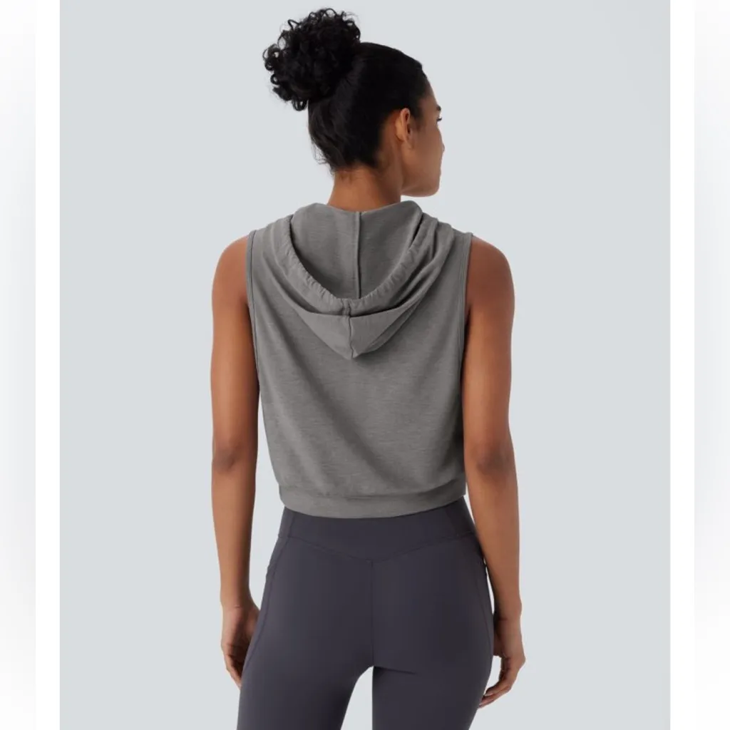 NWT Halara Gray Hooded Sleeveless Cropped Hoodie Running Top Size M Open Sides - Image 2