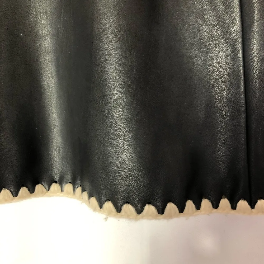 Zara black faux leather mini skirt size medium - Image 4