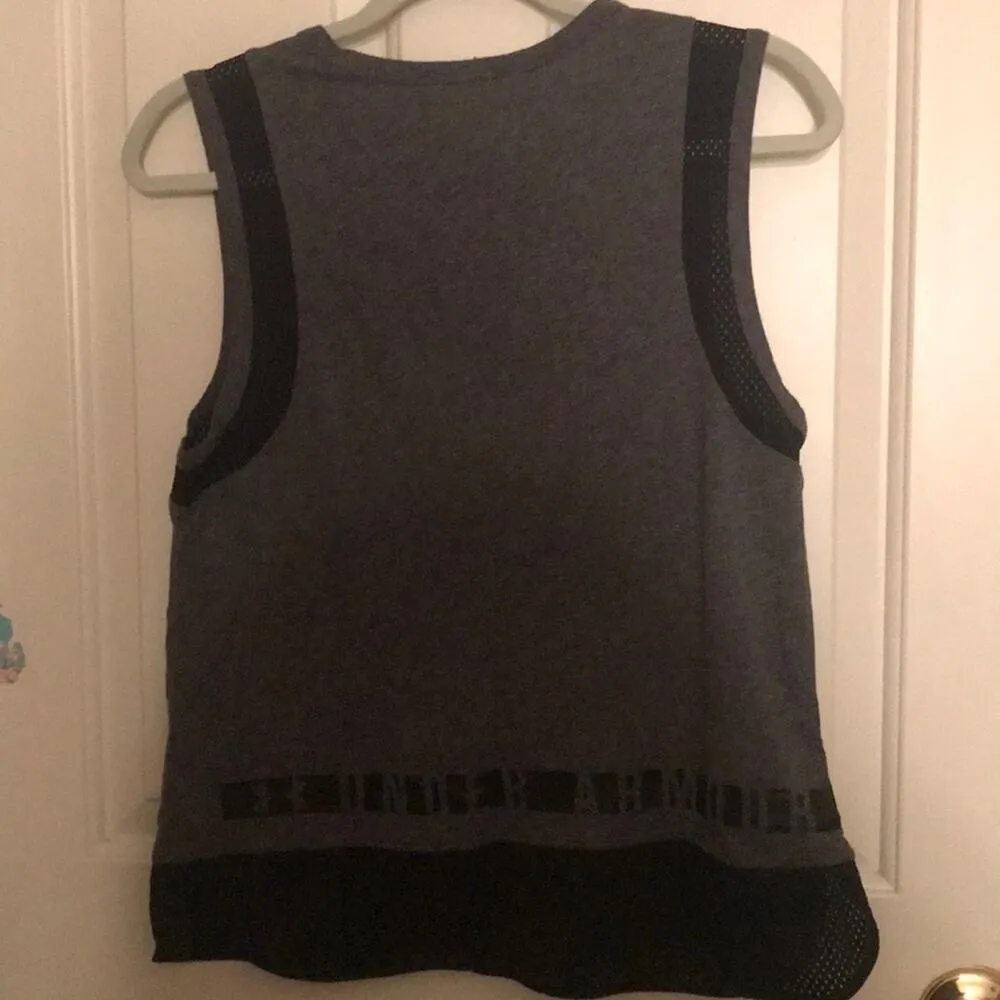 Under Armour loose workout top grey and black m - Image 5