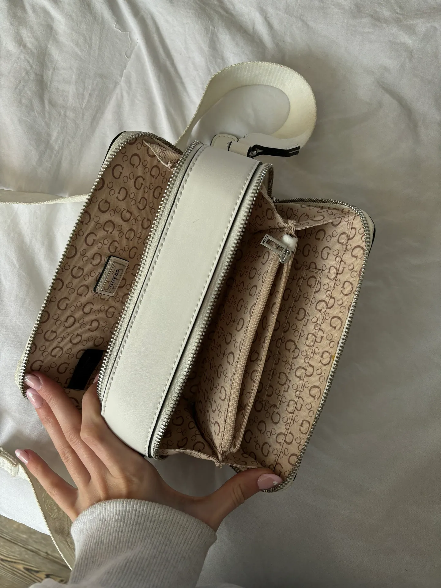 Guess Purse - Image 3