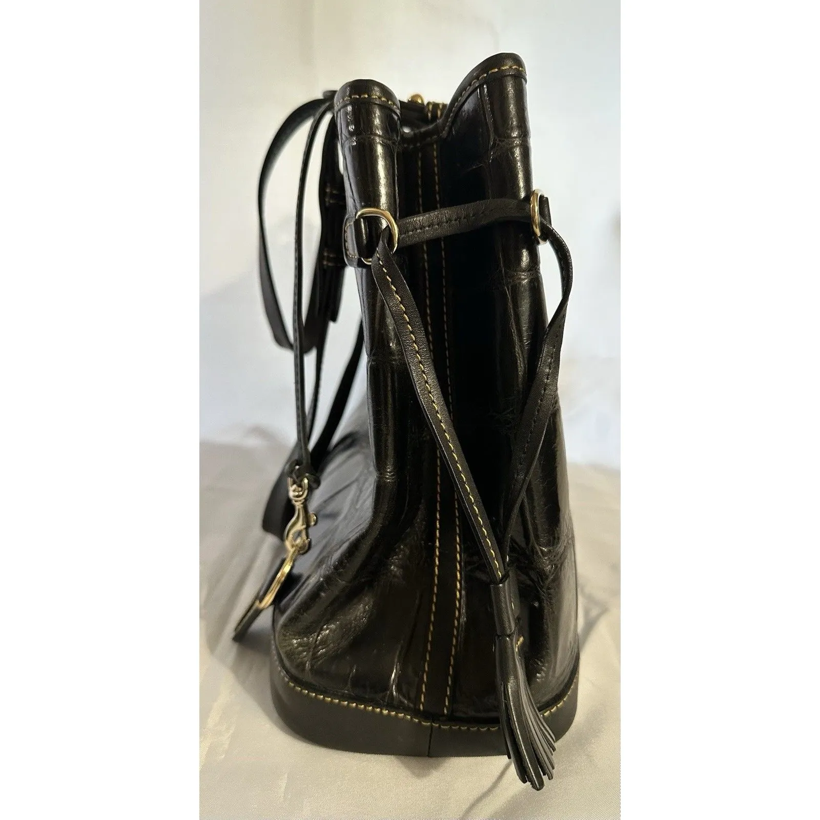 Dooney & Bourke Vintage Croco Embossed Black Leather Satchel Purse Tassels Large - Image 4