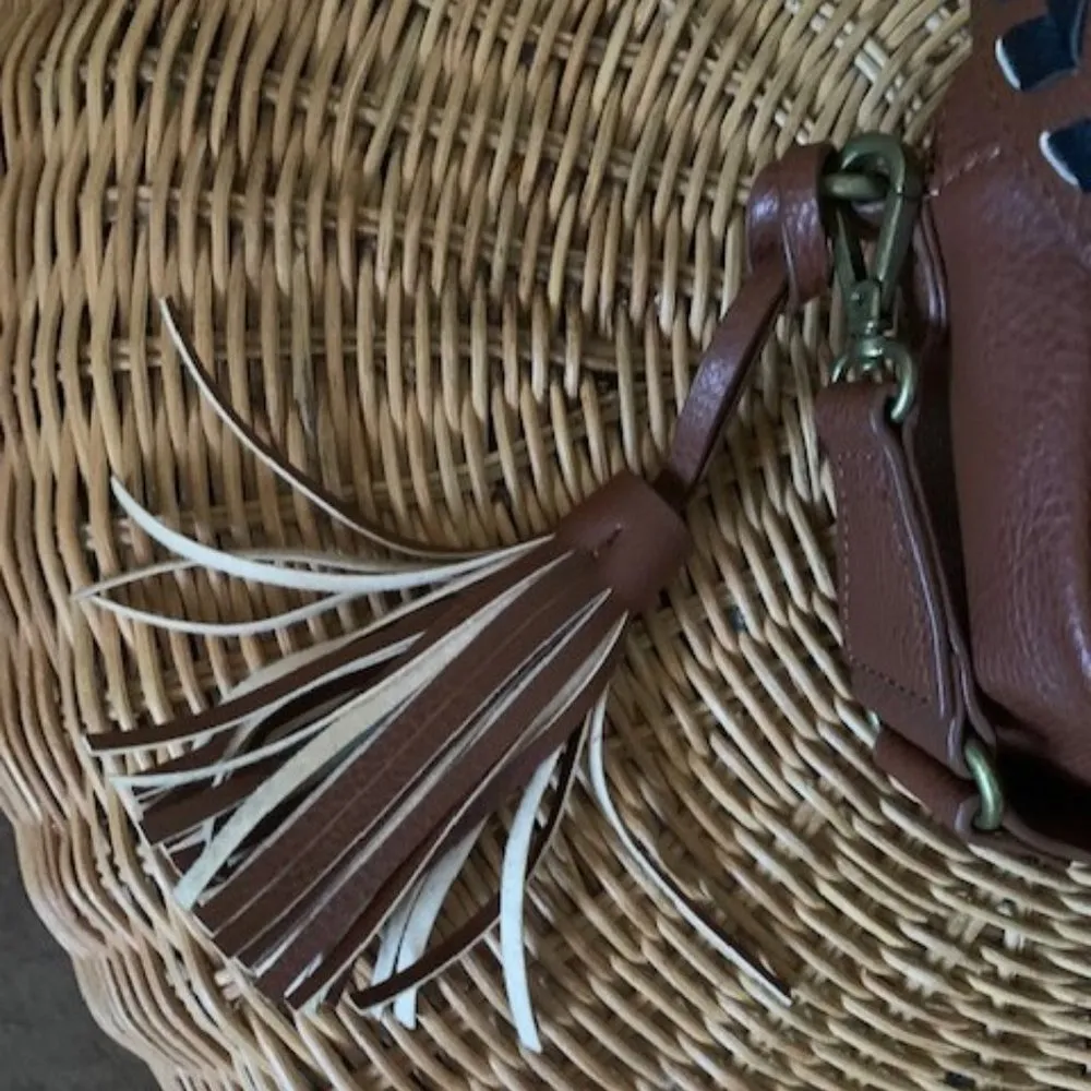 CARLOS by Carlos Santana Women's Libra Camera Bag Whiskey/Stitch Handbag Brown - Image 5