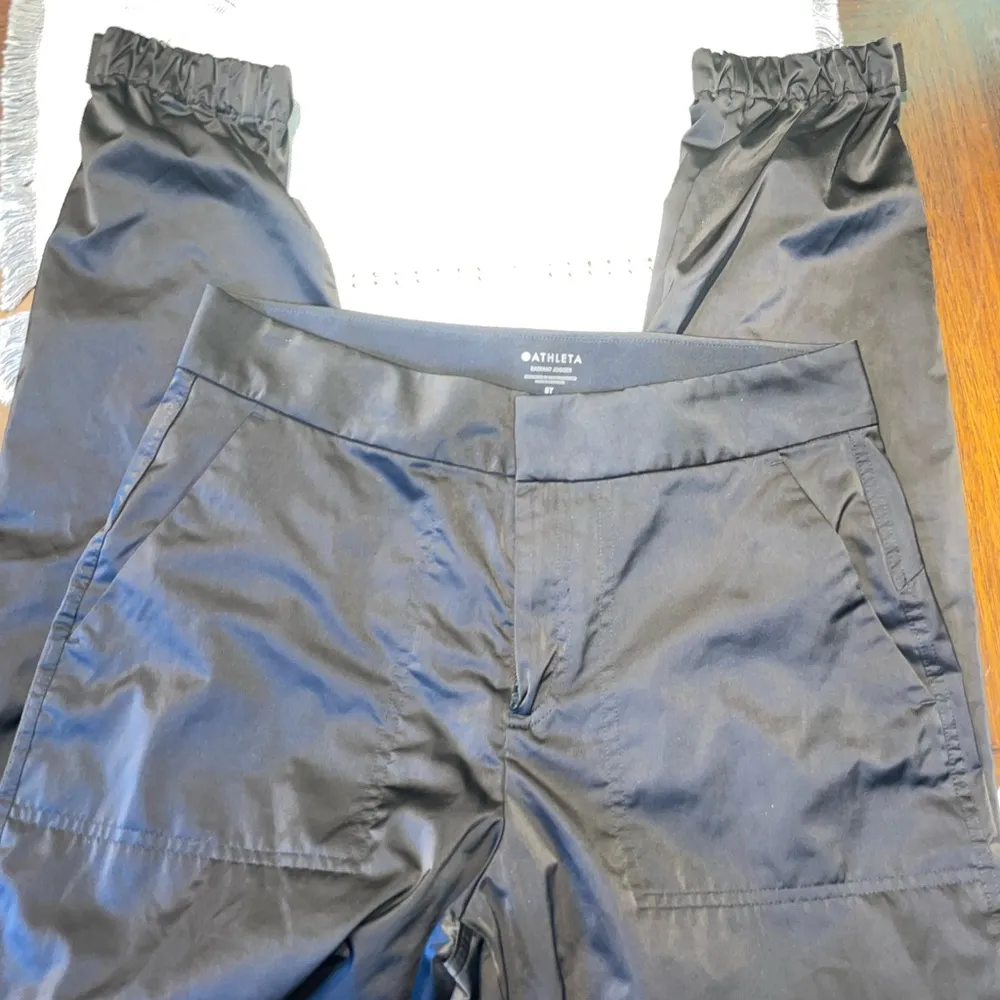 Woman’s size 8T Athleta black radiant joggers - Image 4
