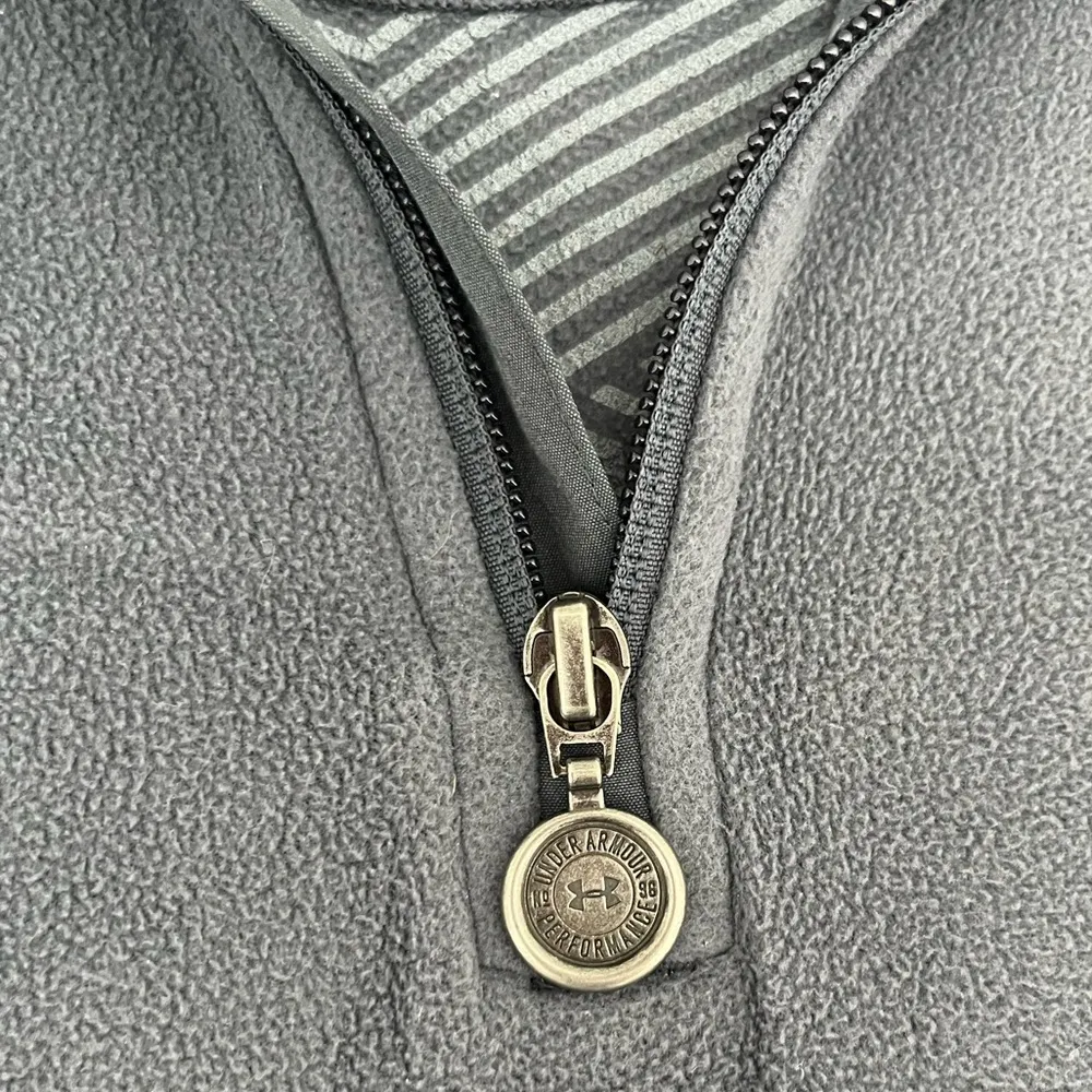 Under Armour Active Wear Sweater Size M - Image 7