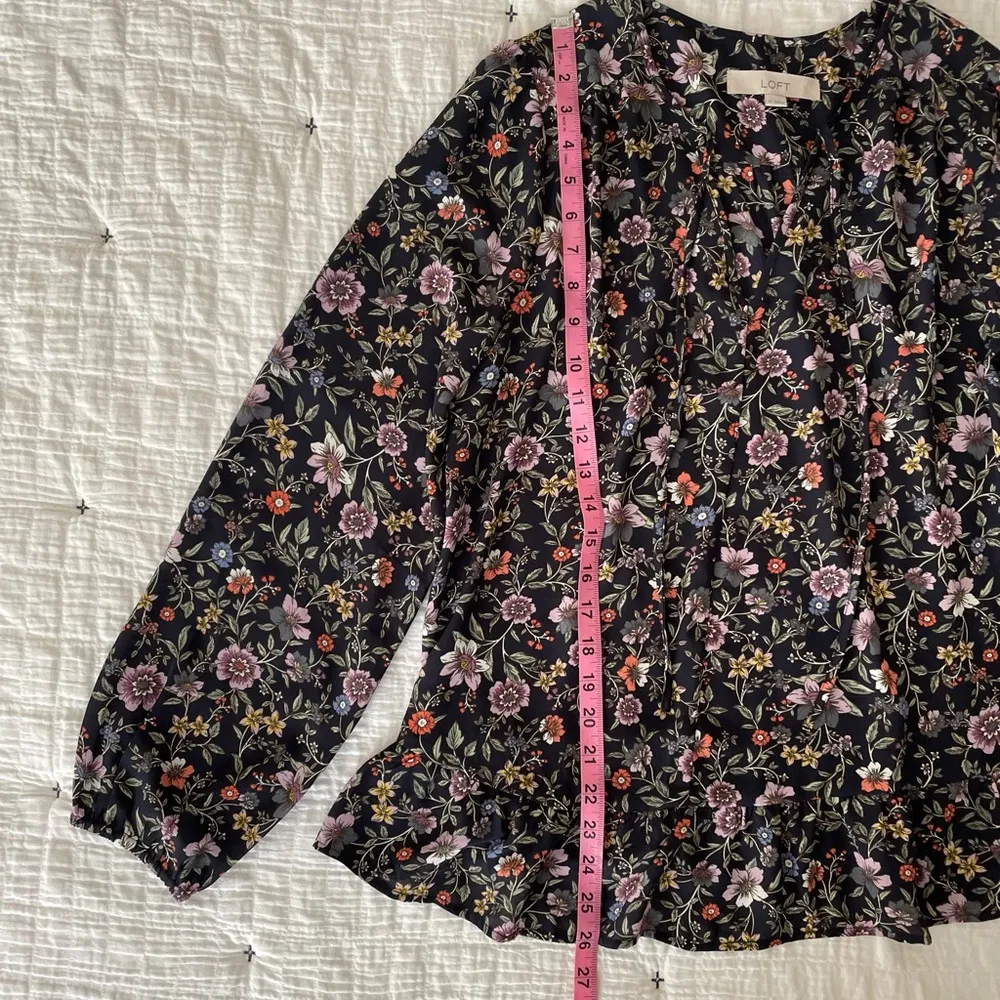 LOFT Wildflower Floral Ruffle Tie Neck Peplum Hem Boho Cottagecore Blouse Size M - Image 10
