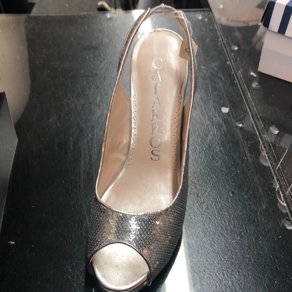 Caparros silver size 9 heels - Image 2