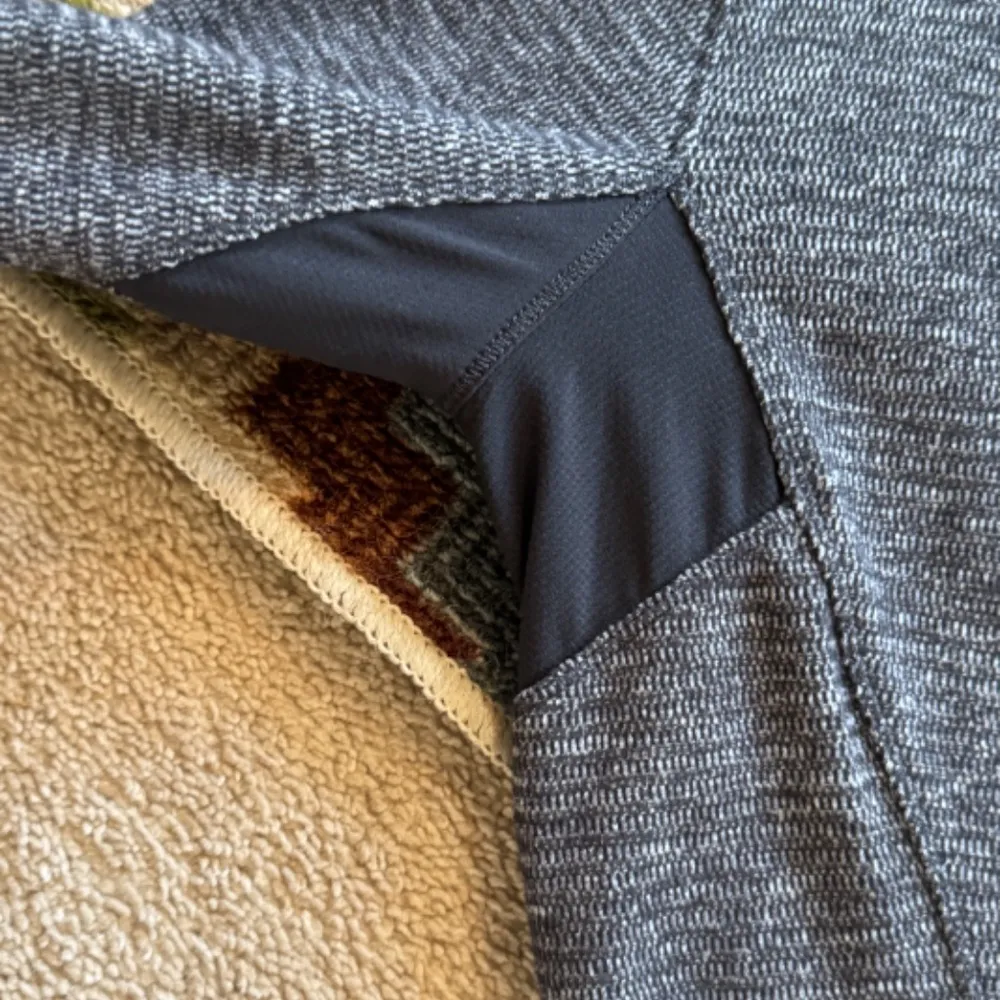 Lululemon Unknown Sweater Style Sz6 EUC Black/ Grey - Image 6