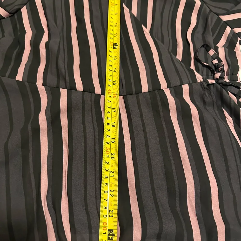 TORRID || Womens Purple Stripe Crepe Surplice Tie Waist Top Blouse || 1X - Image 11