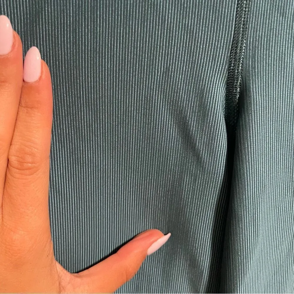 Lululemon Base Pace High-Rise Crop 23" *Two-Tone Ribbed- Size 10 - Image 6