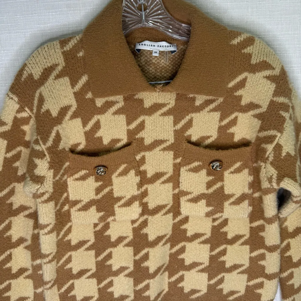 English Factory Tan and Cream Houndstooth Sweater - Image 3