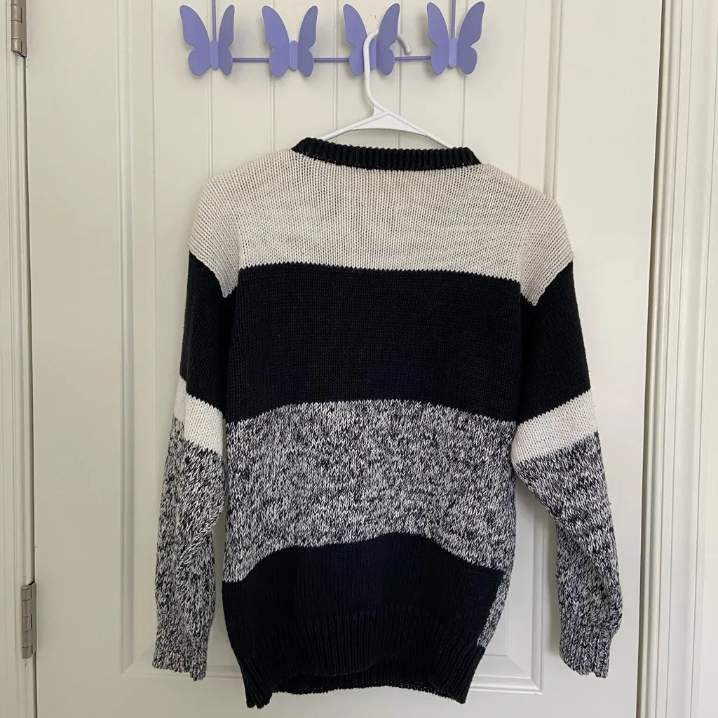 Women’s black white sequins‎ patterned crewneck thick knit sweater medium - Image 4