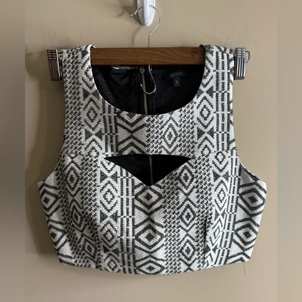 Quinn Monochrome Patterned crop top small Black - Image 4
