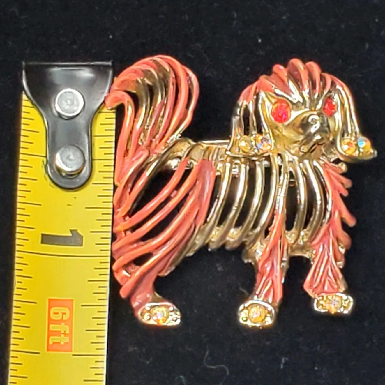 Dog Pin Pomeranian Pekingese Brooch Purple Eyes Brown Gold Tone 1.25" - Image 3