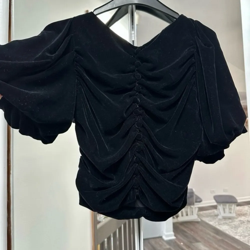 Zara NWT black velvet velour ruched gathered puff sleeve short sleeve top - Image 7