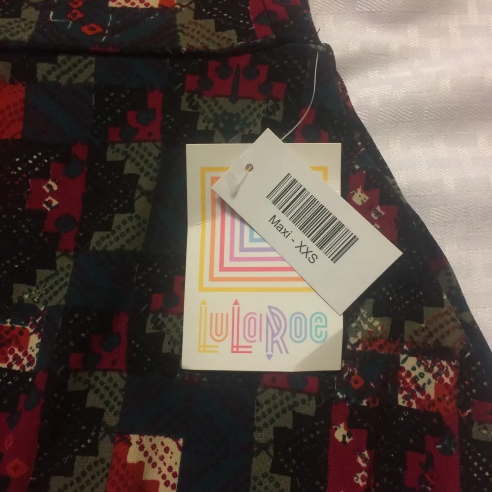 NWT LULAROE MAXI SKIRT UNIQUE PRINT XXS BEAUTIFUL! - Image 3