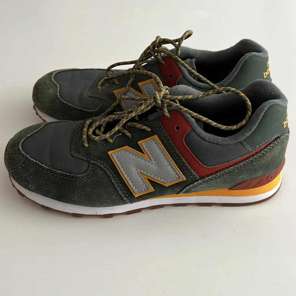 New Balance Green and Red Sneakers Size US 5 UK 4.5 EU 37.5 - Image 2
