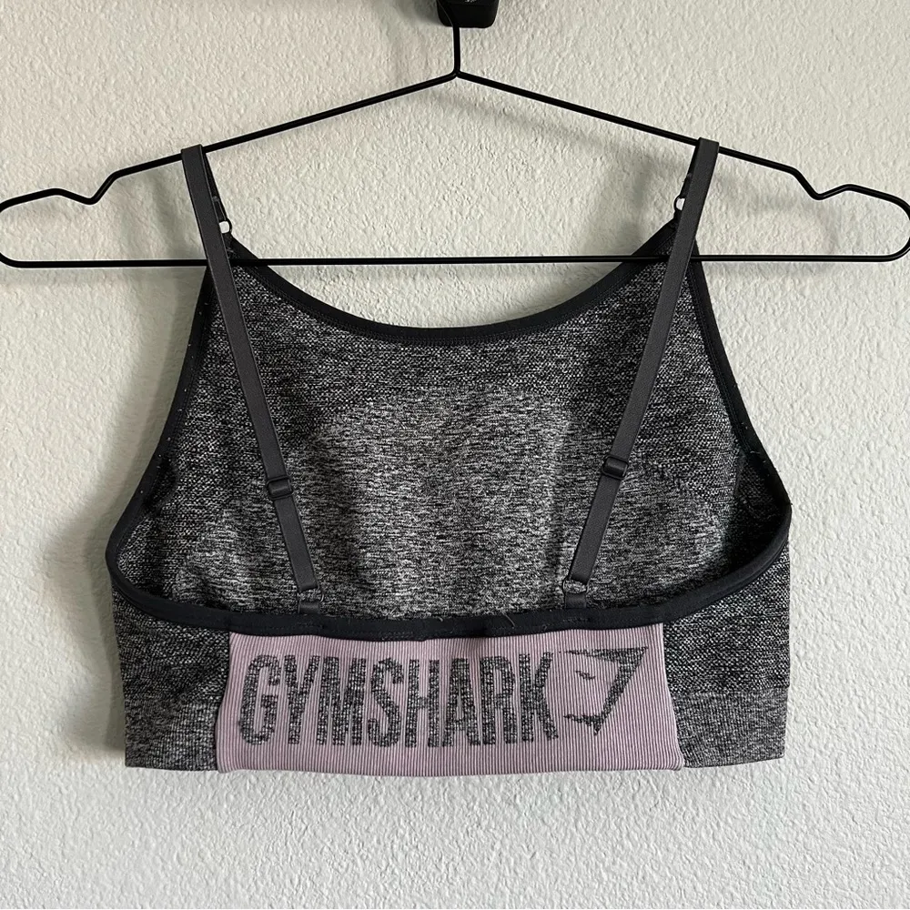 Gymshark Grey Flex Sports Bra. Size Medium - Image 3