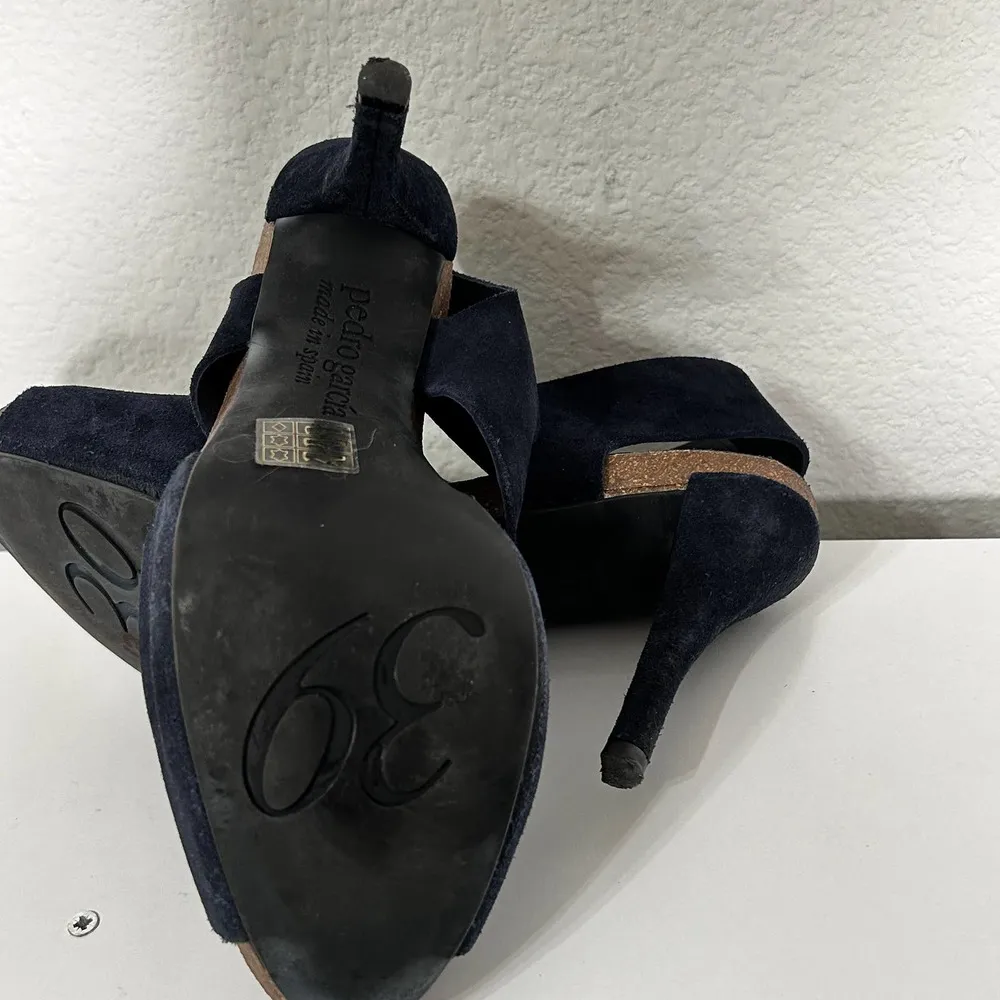 Pedro Garcia  Navy Suede Cut Out Peep Toe Platform Heels Size 39 / 8.5 - Image 6