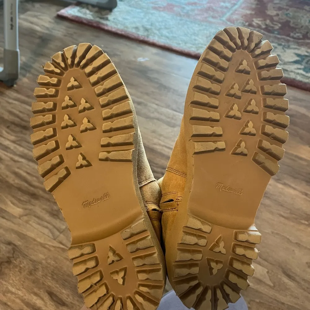 Henry Lugsole Boot size 8 - Image 6