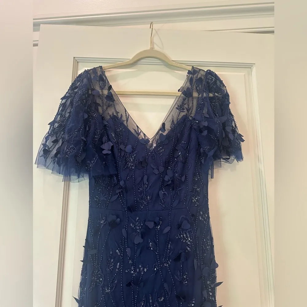 Theia Gretchen Appliqué Sequin Cocktail Dress Navy NWT Size 4 Floral Midi Dress Blue - Image 8